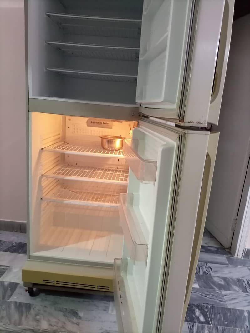 Refrigerator 7