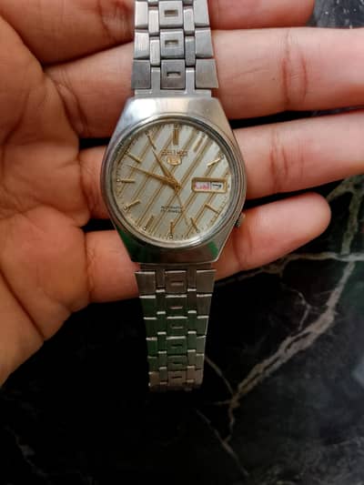 Seiko original automatic watch with date and day mentioned