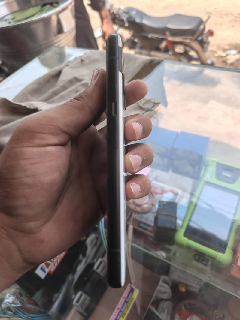 GoGlE PiXeL 6a 3