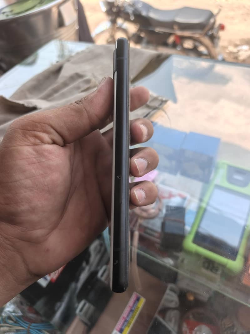 GoGlE PiXeL 6a 4