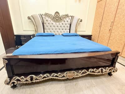 Solid wood king size bed