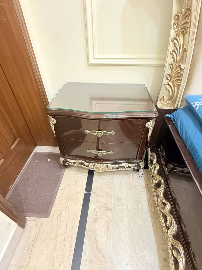 Solid wood king size bed 1