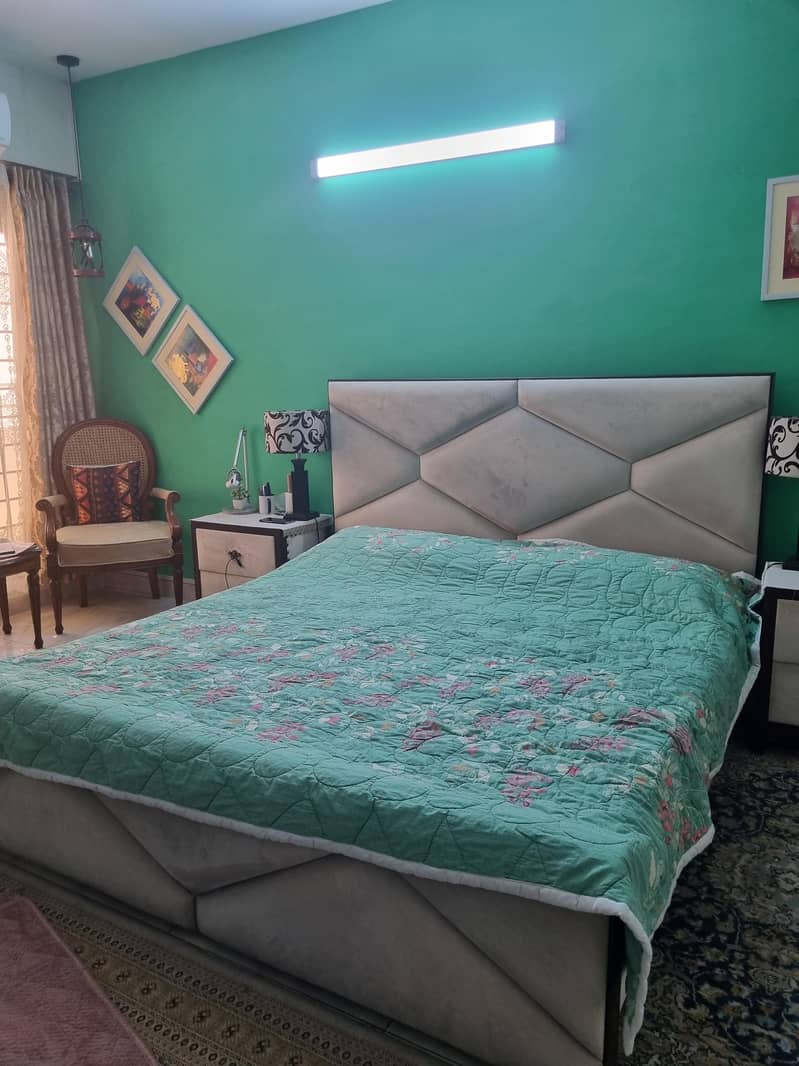 King size bed 2