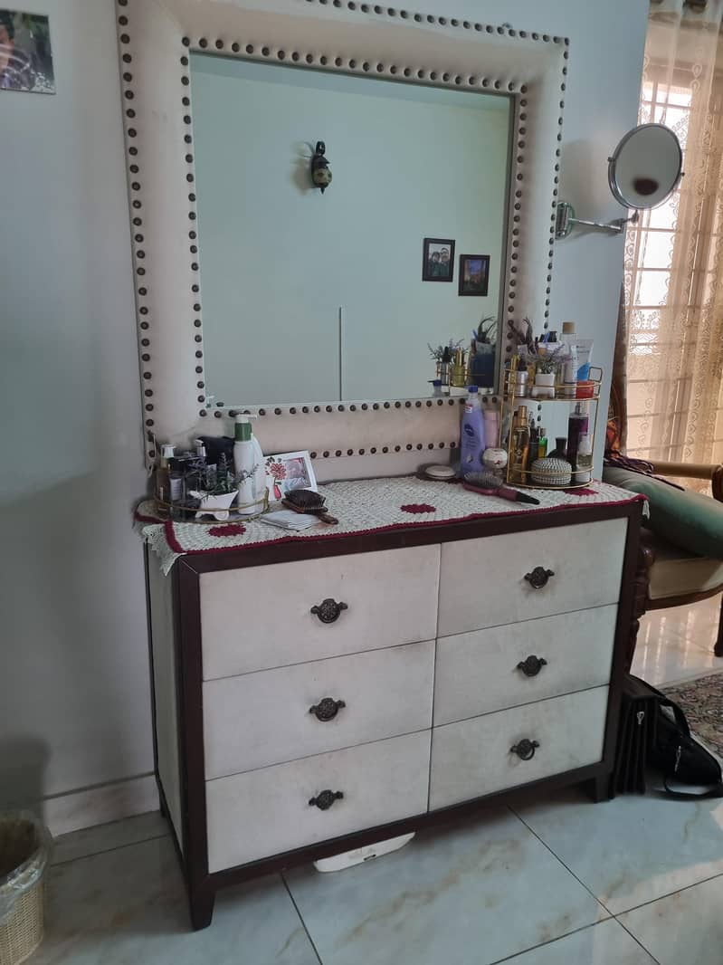 King size bed 3