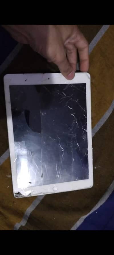 Apple ipad Air A1474 . .