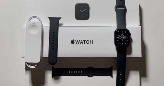 Apple watch Se with complete box