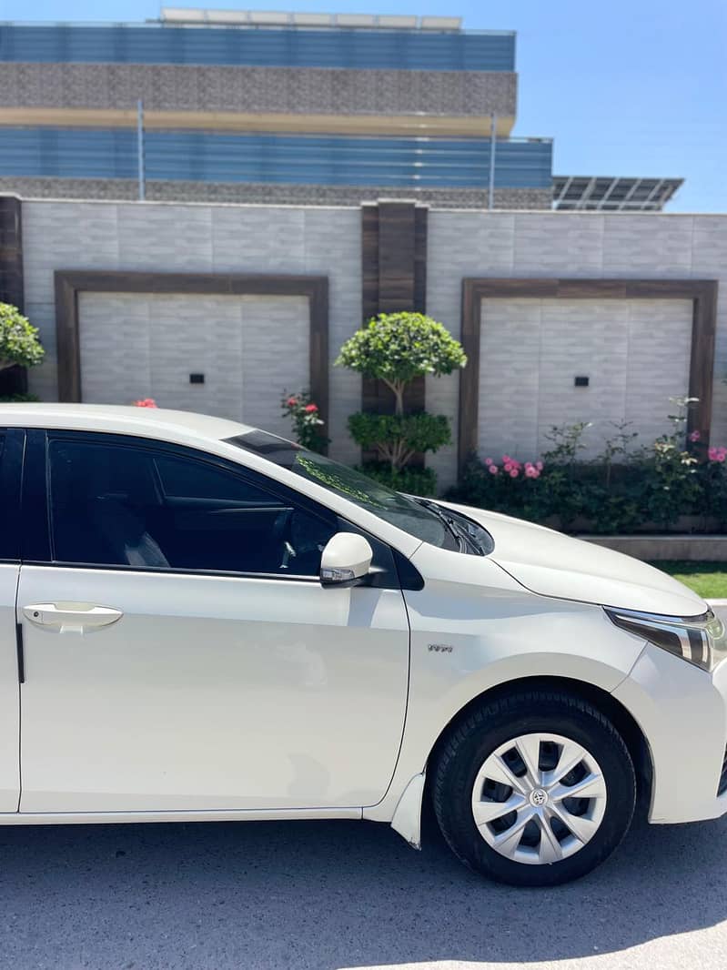 Toyota Gli 2015 Automatic 1