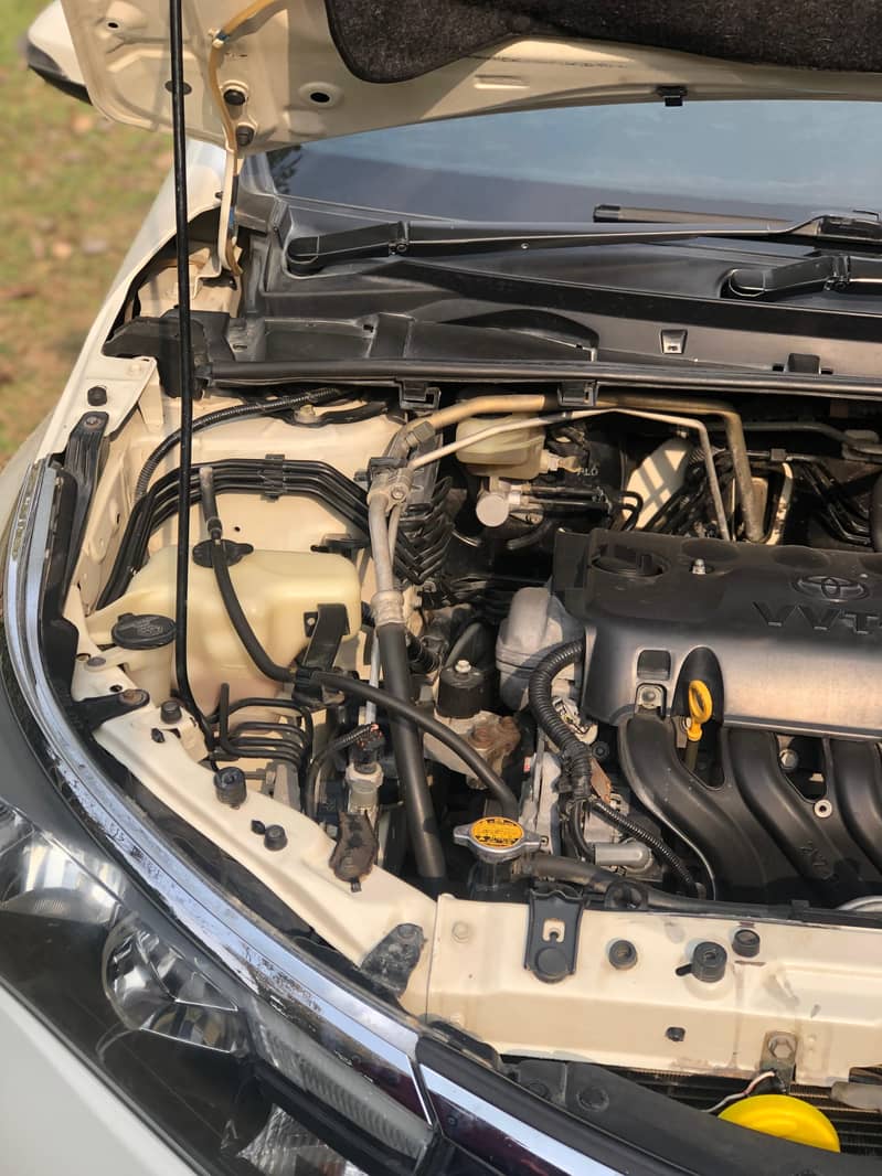 Toyota Gli 2015 Automatic 10