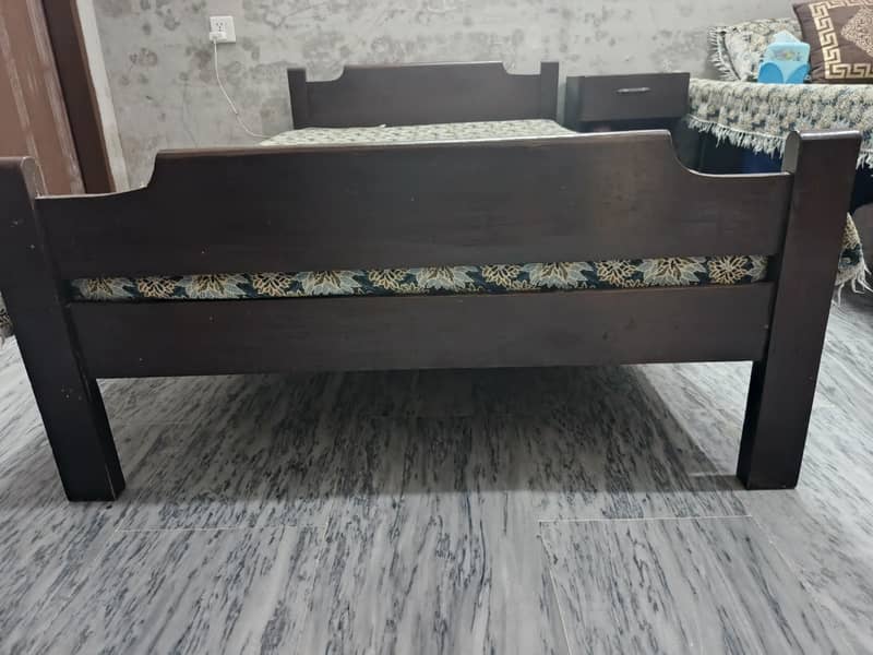 Single Bed with Side Table. . . 2