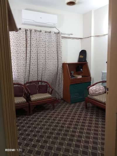 2 Bed Lounge Road Face Flat 4th Floor With Lift