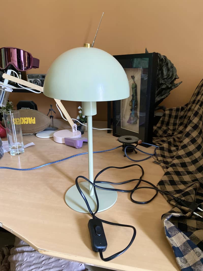 Table lamp 0