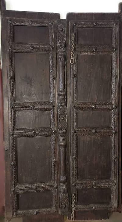 antique ingraved doors