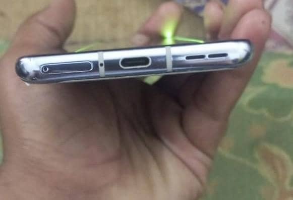 One Plus 9Pro 5G, 2