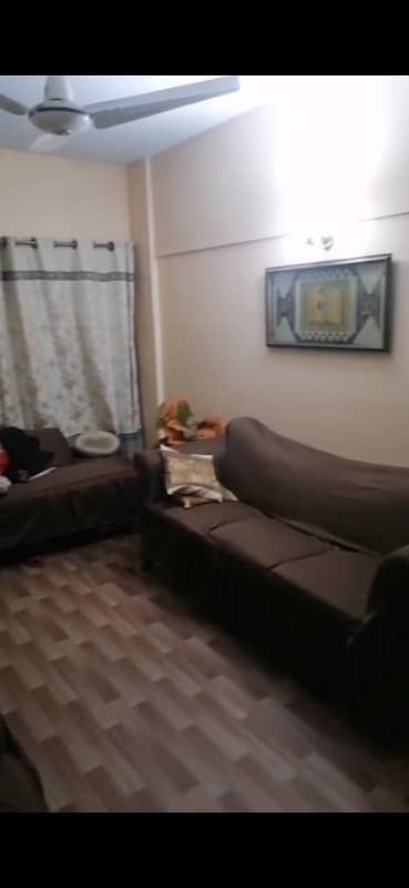 Prime Location Bhayani Heights Flat Sized 950 Square Feet Is Available