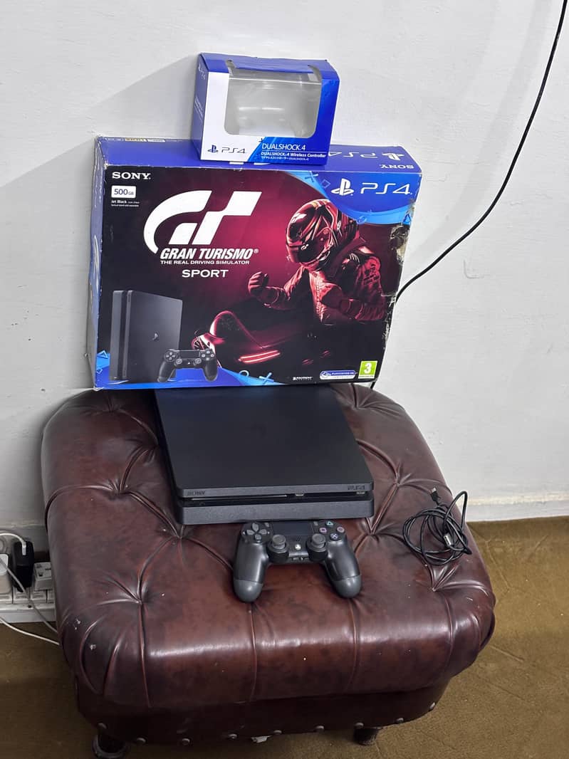 PS4 slim 1