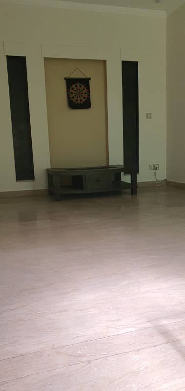 Model town c block 10 Marla upper portion 3 bedroom D D