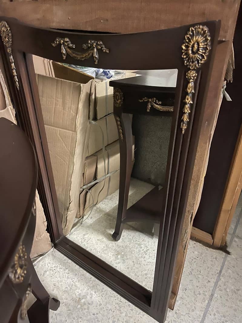 Console with mirror 4