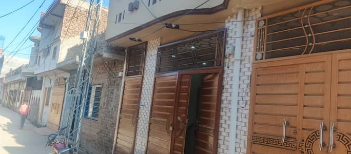 Get This Amazing Prime Location 3 Marla House Available On Girja Road