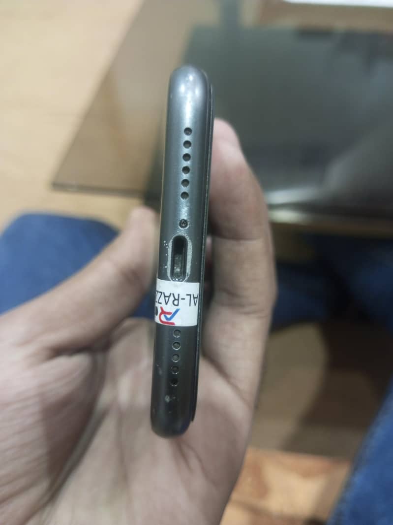 Iphone 11 4