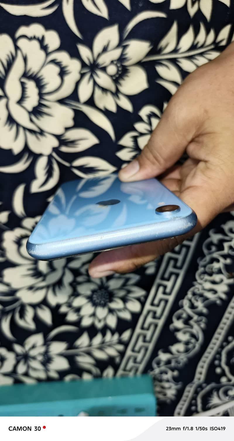 iPhone xr 3