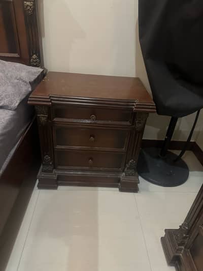 Orignal Sheesham wood complete King bed set.
