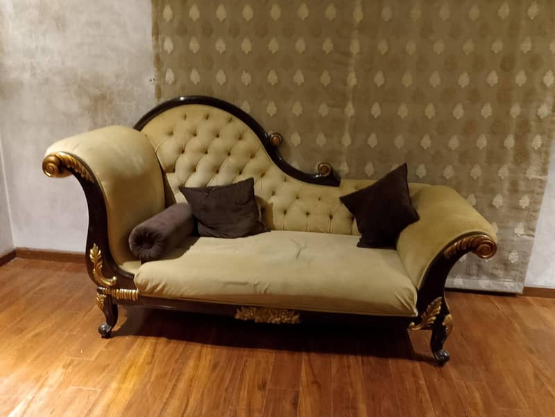King size bed 1