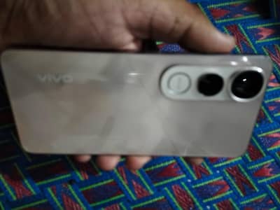 VIVO V50 LIGHT LUSH CONDITION.