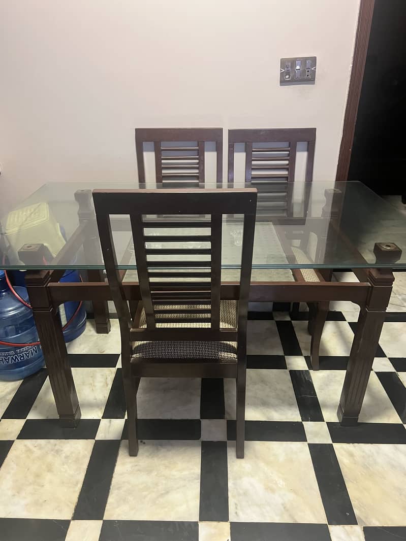 Dinning table 0