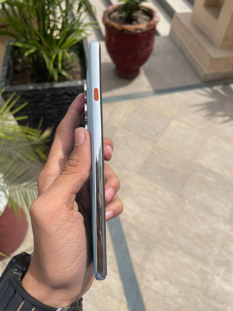 Tecno camon 40 1
