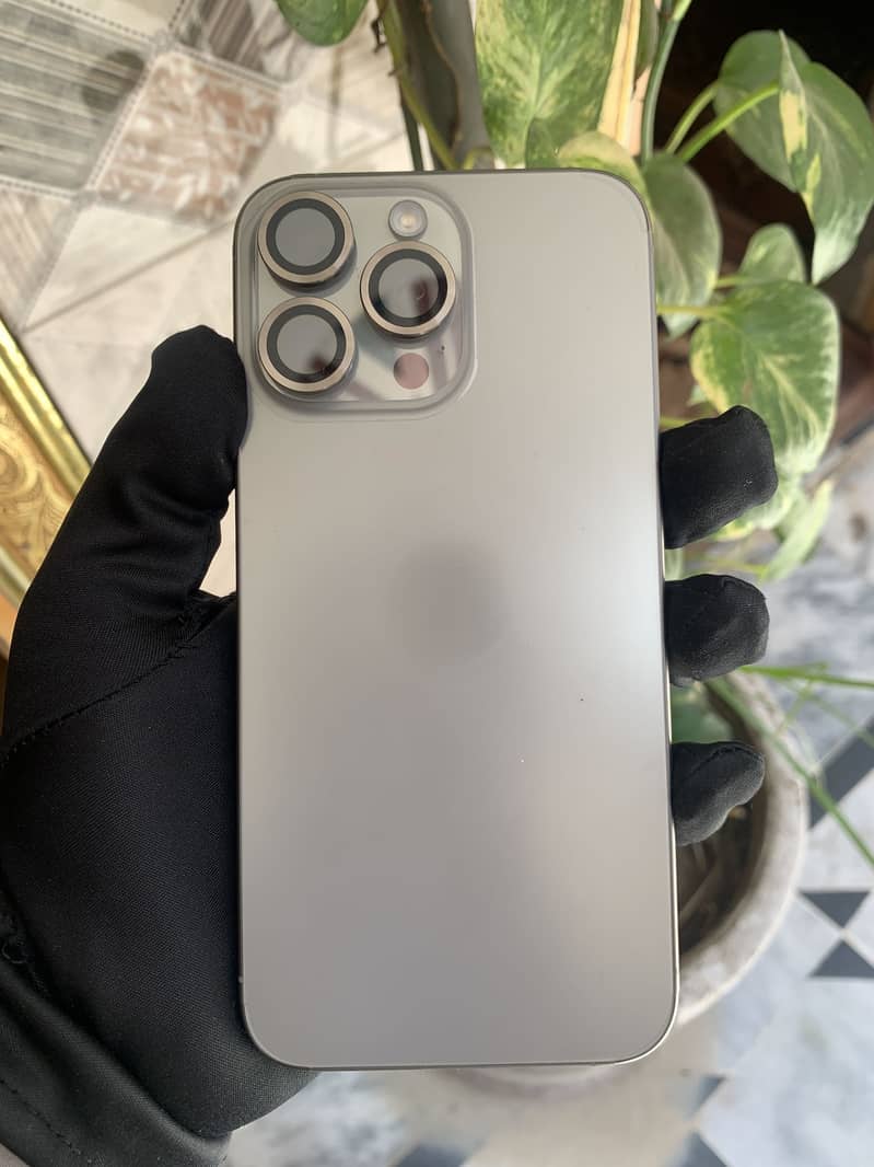 IPHONE 15 PRO MAX 1