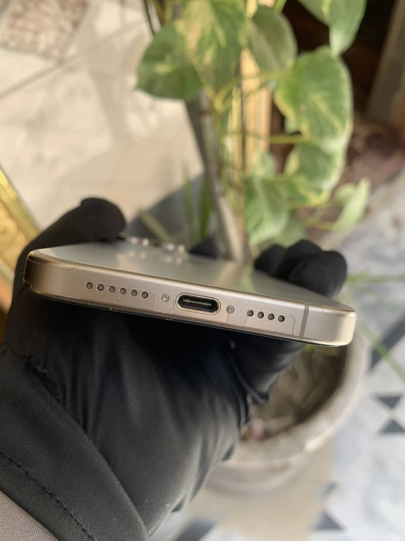 IPHONE 15 PRO MAX 2