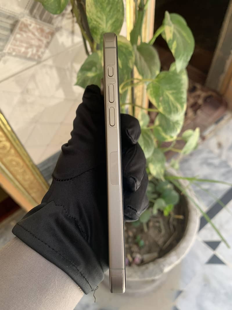 IPHONE 15 PRO MAX 3