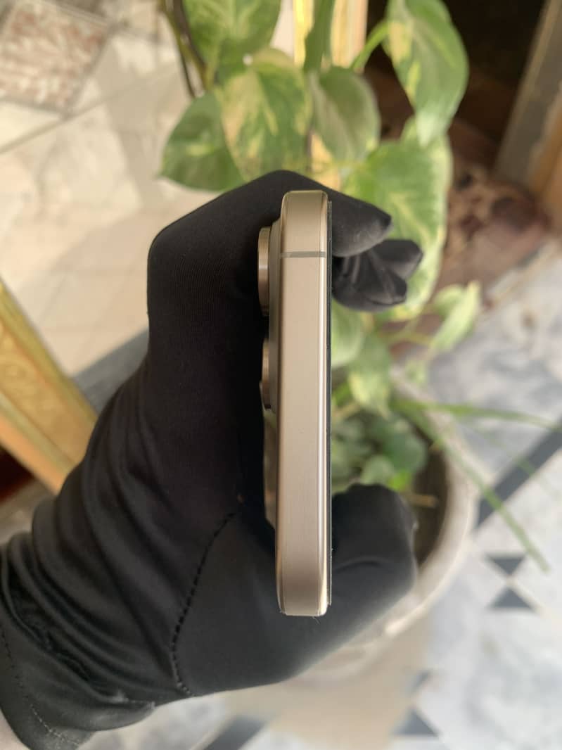 IPHONE 15 PRO MAX 4