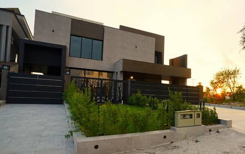 G/11 5,marla almost new construction 50,fit street 5bed dubel unit house for sale not real piks