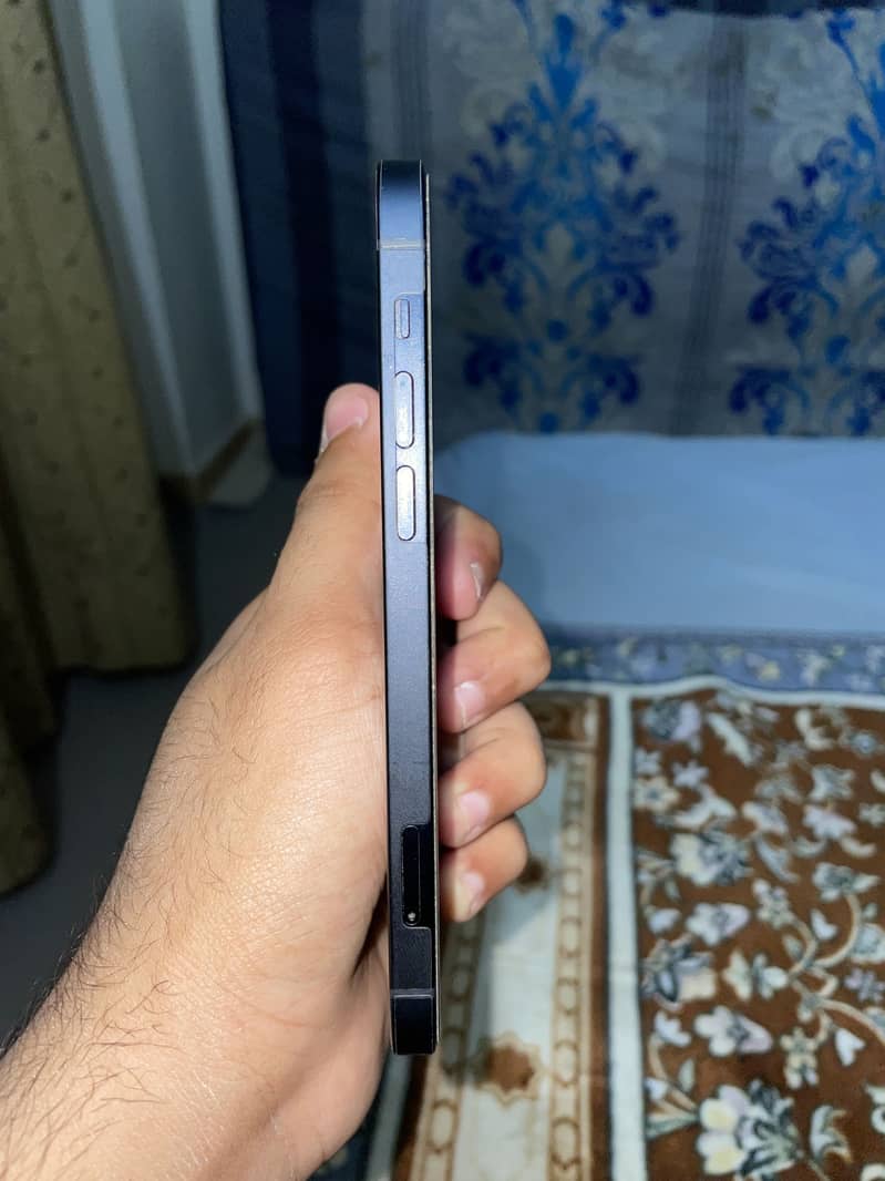 IPHONE 12 4