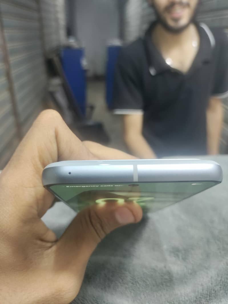 Google pixel 8 2