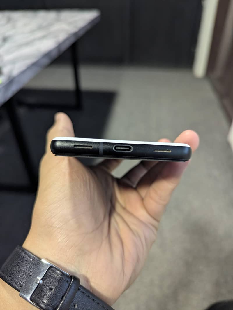 Google Pixel 6a 5
