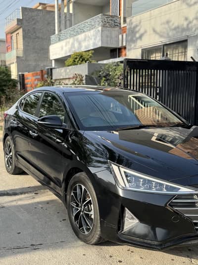 Hyundai Elantra 2.0 GLS full option