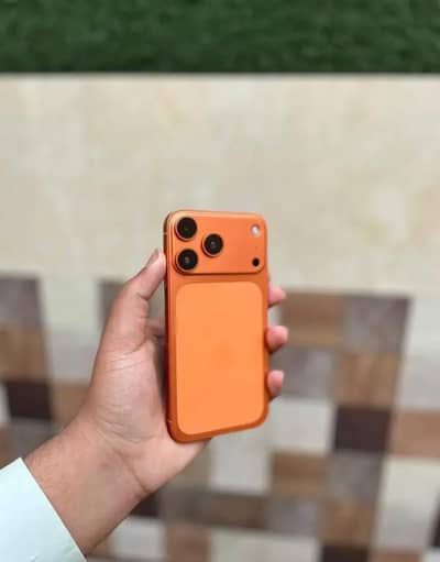iPhone XR converted 17 pro