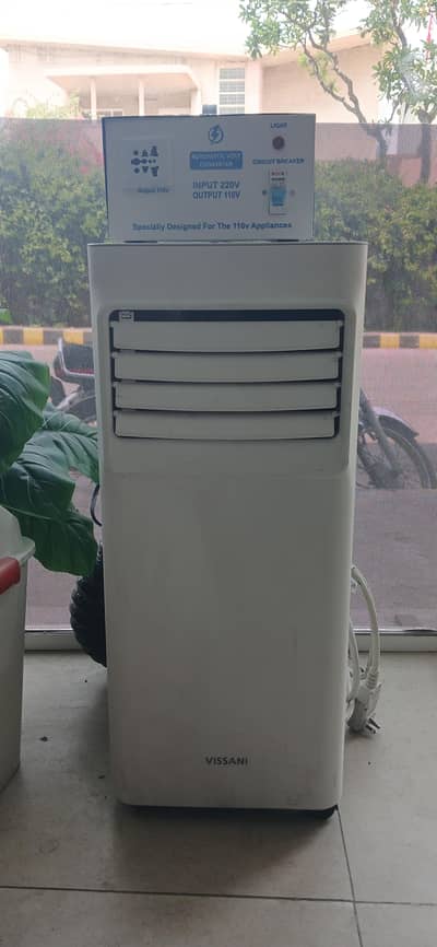 0.75 ton portable Ac 110v ( vissani) 110v 8 amp Suply  Includ