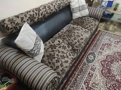 5 Seater Sofa Set | Center Table