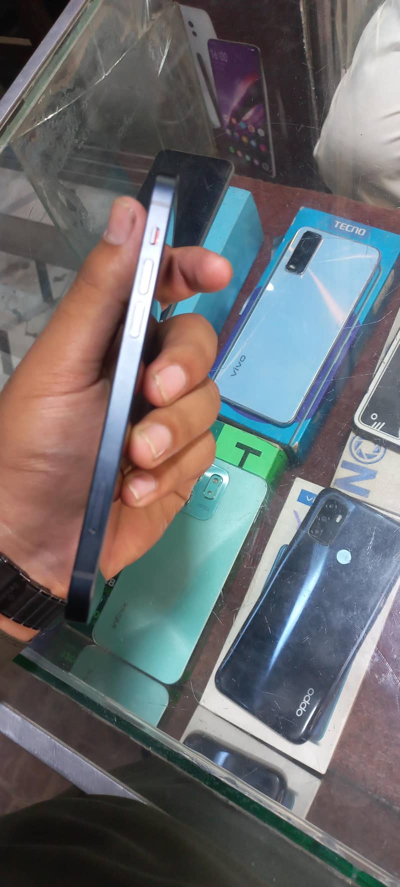 iphone 12 10/10 4