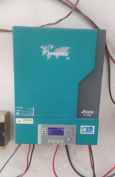 inverex inverter 3.2kwh and solar panel 6 400watt jinko with stand.