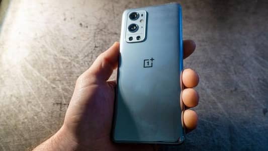 OnePlus 9pro 5g 1 sim  12+12 ram 256 storage  but panel has some shade