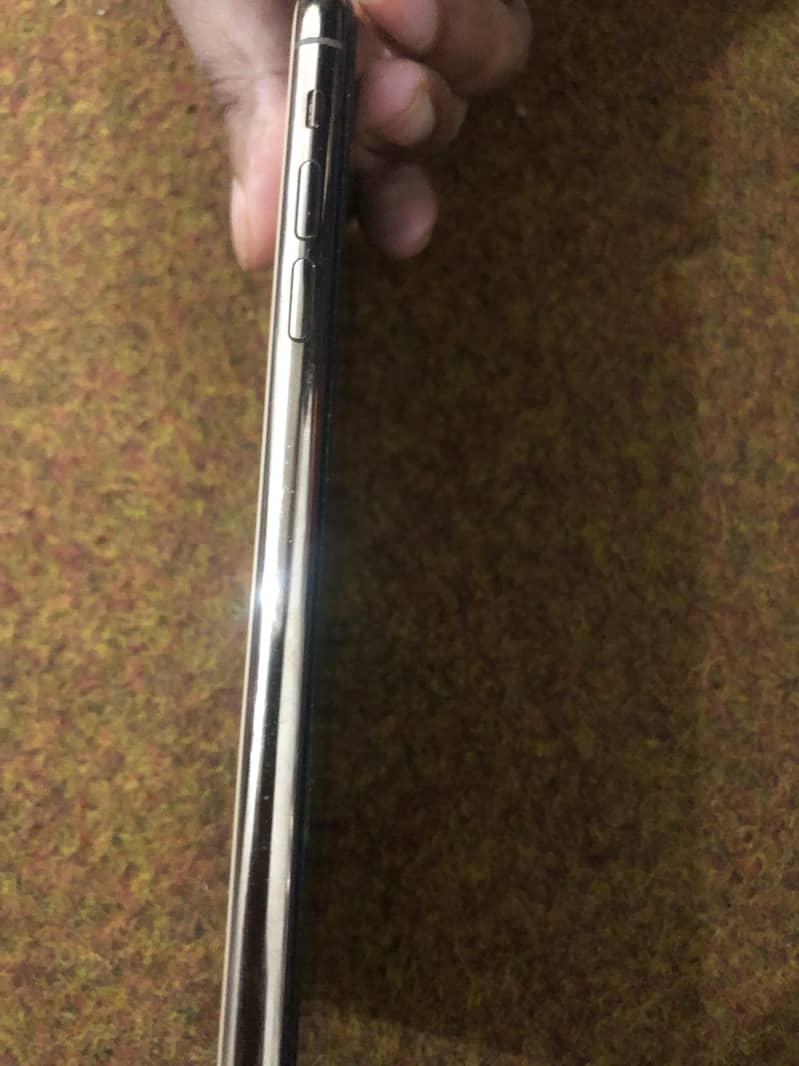 iphone 11 pro max 2