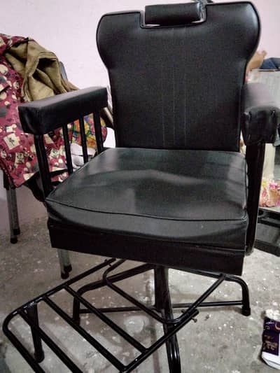 Saloon Chair/Parlour Chair/Barber Chair with footrest