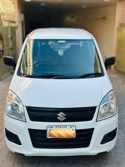 Wagon R 2022 model Total genuine white VXR 1st owner