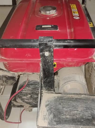 Honda ka generator hai argent for sel hai kam use hua hai