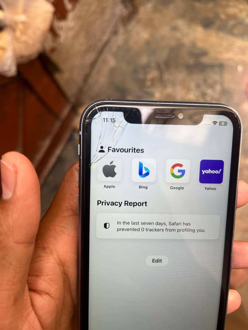 iPhone XR 0