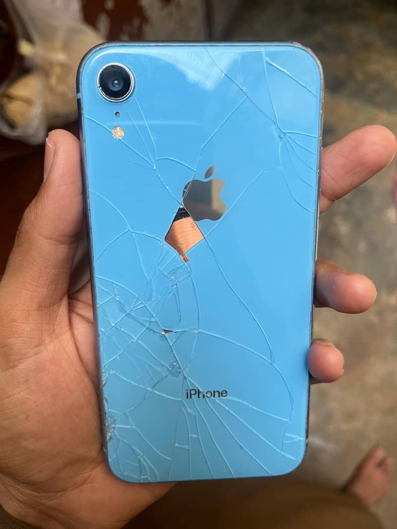 iPhone XR 1